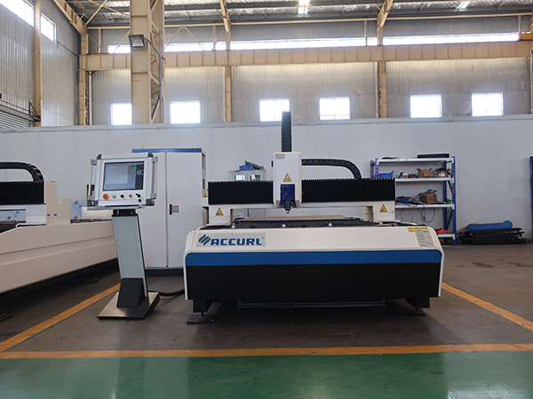 Baik Dijual CNC Raycus Fiber Laser Cutting Machine 1000W