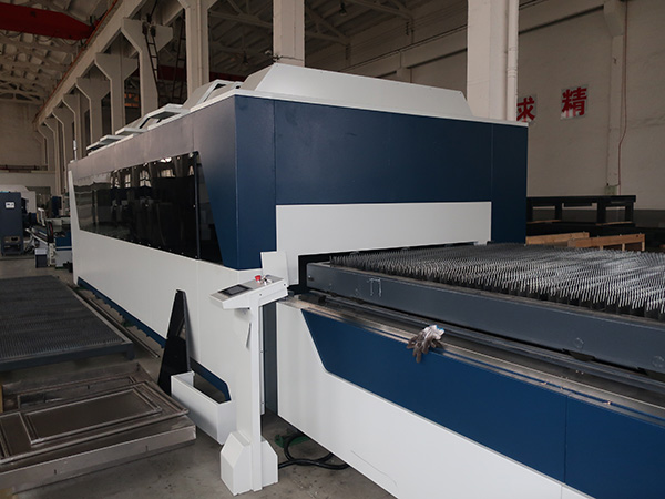 berketepatan tinggi serat mesin pemotong laser Untuk aluminium logam lembaran